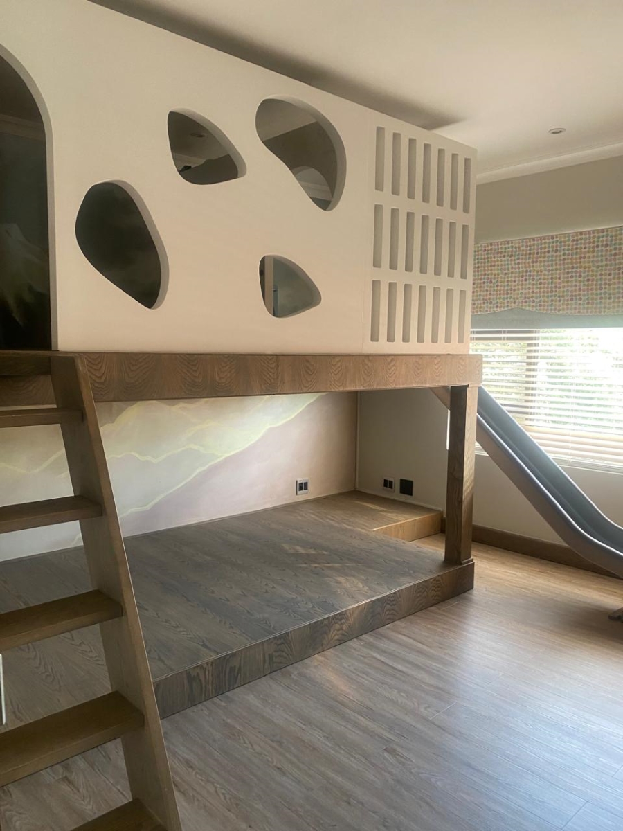 6 Bedroom Property for Sale in Birdwood Estate North West